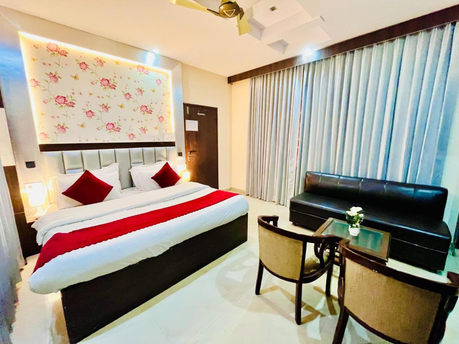 Hotel Ramawati Near Ganga Ghat Haridwār Exteriér fotografie